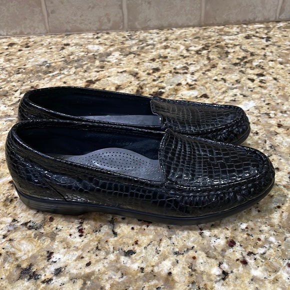 SAS Tripad comfort black croc embossed leather loafers.  7 S - Picture 3 of 8